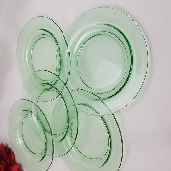 Depression Green Uranium Bread & Butter Plates - Picture 7 of 9